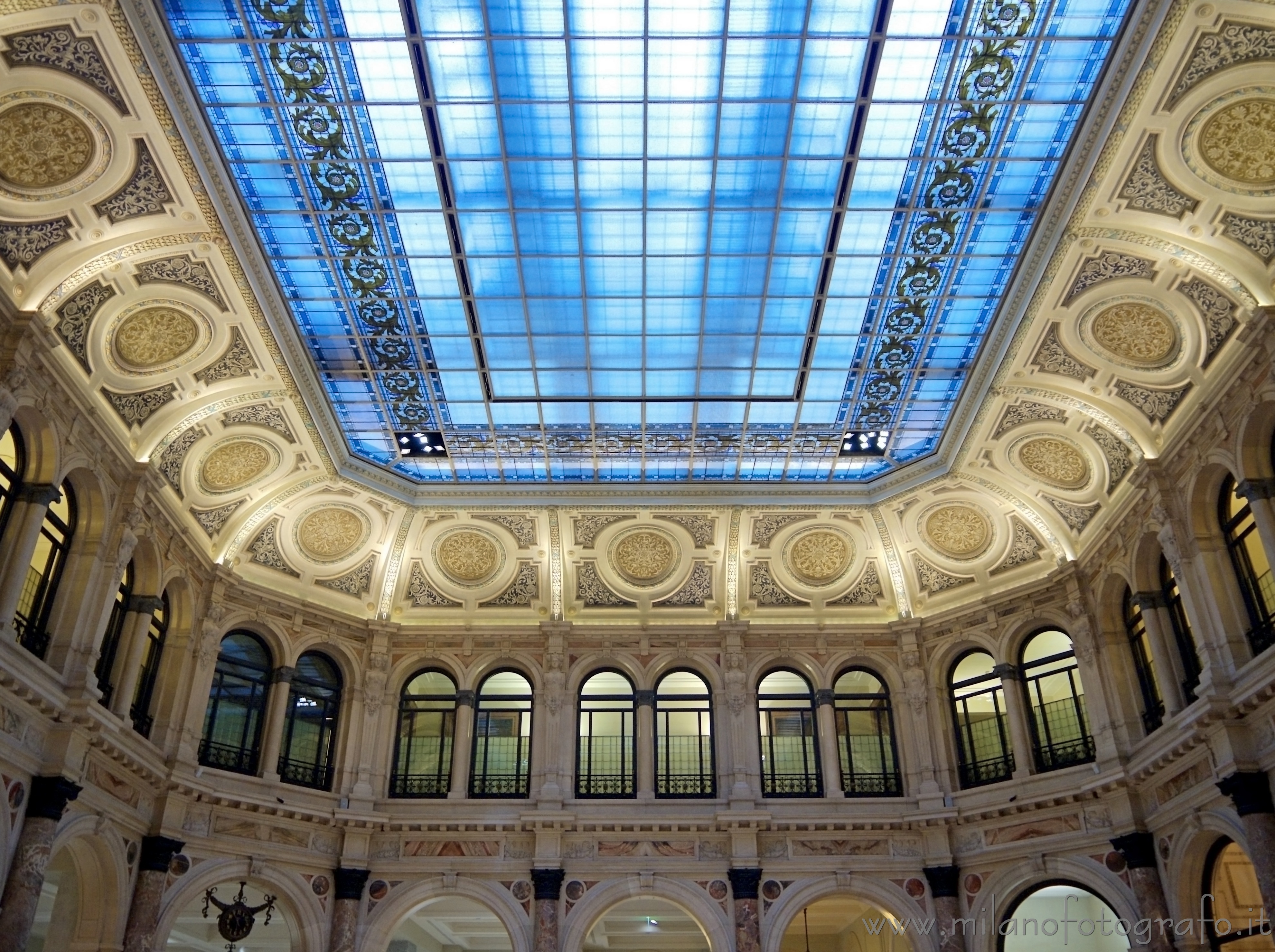 Milano - Lucernario in Gallerie d'Italia in Piazza Scala